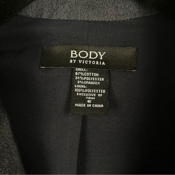 2/$30 Victoria’s Secret Body by Victoria Grey Blazer – Size 6 – Two-Button – GUC - Picture 7 of 9